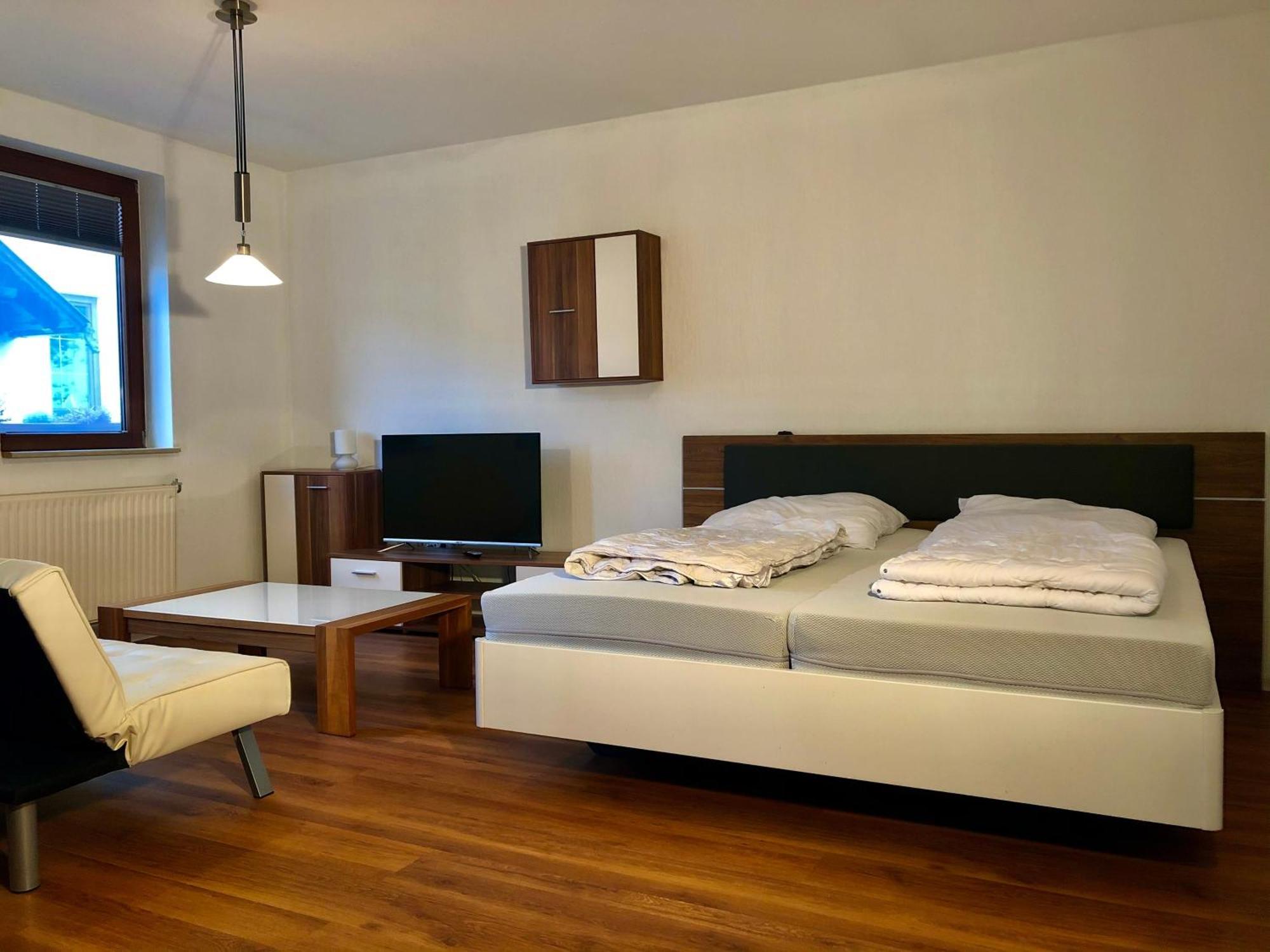 Ferienwohnung Familie Troeger Floh エクステリア 写真