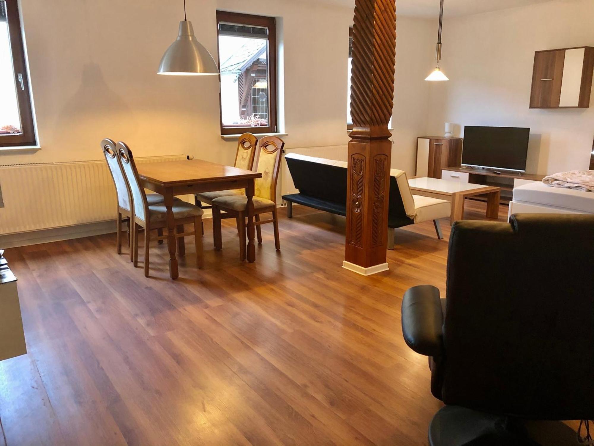 Ferienwohnung Familie Troeger Floh エクステリア 写真